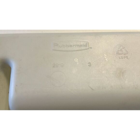 Rubbermaid 2919-RD WHT Plastic White Small Cutlery Tray 1.75 H x 13.5 D in. - Picture 3 of 3